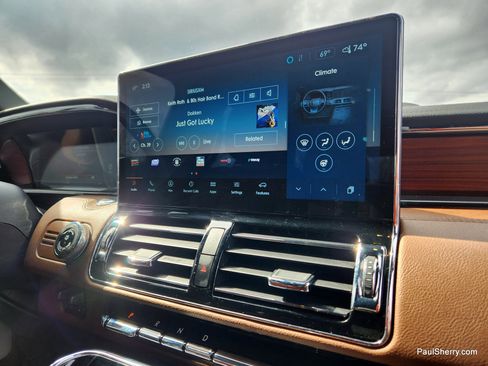 Used 2023 Lincoln Navigator Reserve image 43