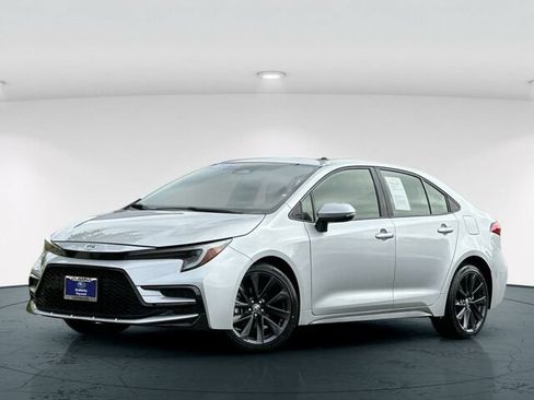 Used 2023 Toyota Corolla XSE w/ Carpet Mat Package (TMS) FWD image 2