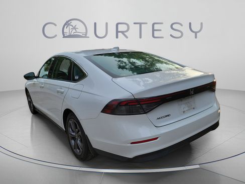 Used 2023 Honda Accord EX image 5