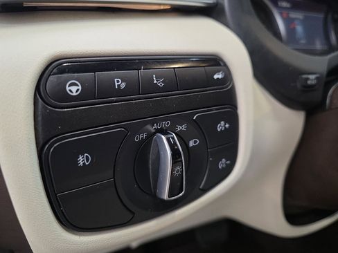 Used 2019 INFINITI QX50 Essential w/ Sensory Package image 37