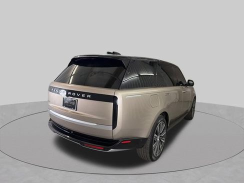 Used 2024 Land Rover Range Rover Long Wheelbase Autobiography AWD/4WD image 4