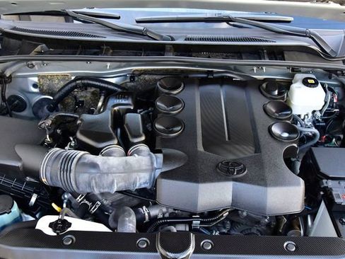 Certified 2024 Toyota 4Runner SR5 AWD/4WD image 30