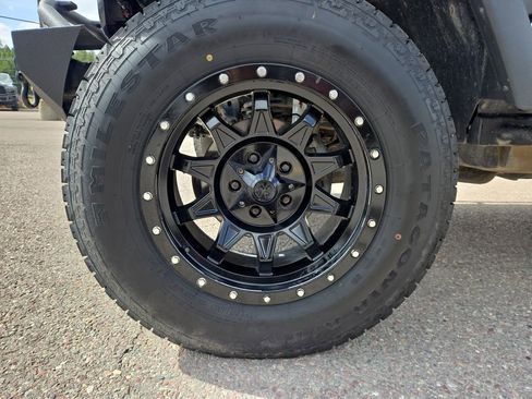 Used 2015 Jeep Wrangler Sport AWD/4WD image 10