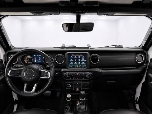 Used 2021 Jeep Wrangler Unlimited Sahara w/ Uconnect 4C Nav & Sound Group AWD/4WD image 22