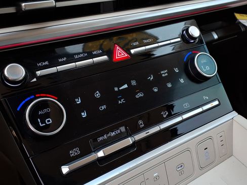 Certified 2025 Hyundai Santa Fe Calligraphy FWD image 23