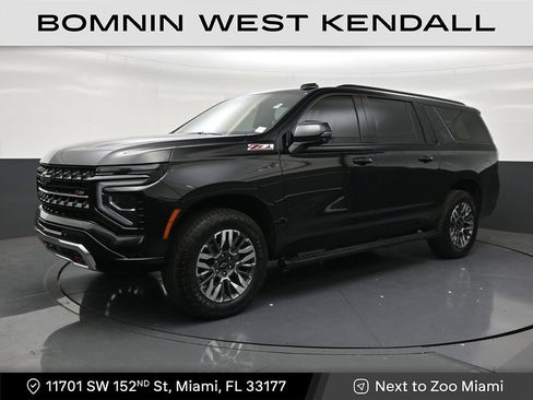 Used 2025 Chevrolet Suburban Z71 w/ Comfort Package AWD/4WD image 1