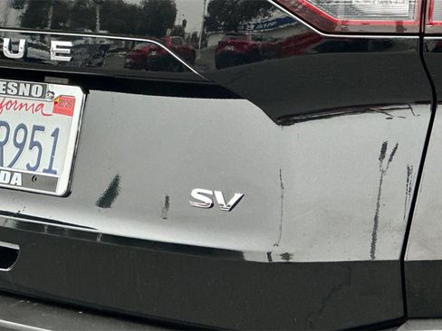 Used 2023 Nissan Rogue SV image 32