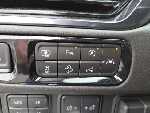 New 2026 GMC Yukon AT4 w/ AT4 Premium Plus Package AWD/4WD image 14