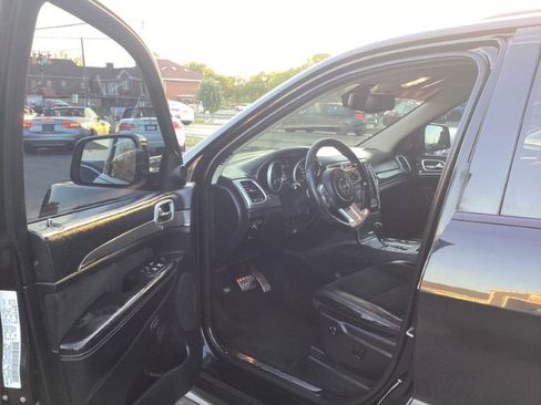 Used 2012 Jeep Grand Cherokee SRT8 w/ Luxury Group II image 5