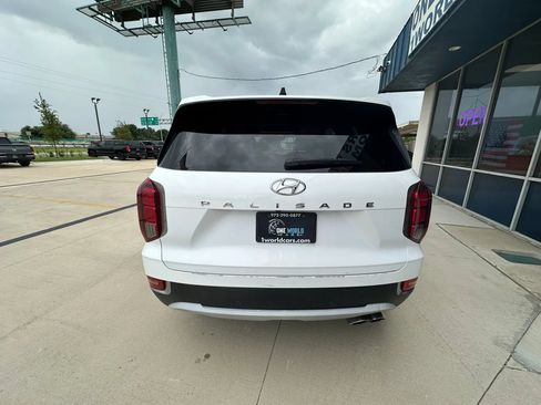 Used 2020 Hyundai Palisade SEL FWD image 2