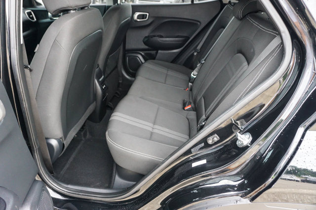 Used 2024 Hyundai Venue SEL FWD image 15