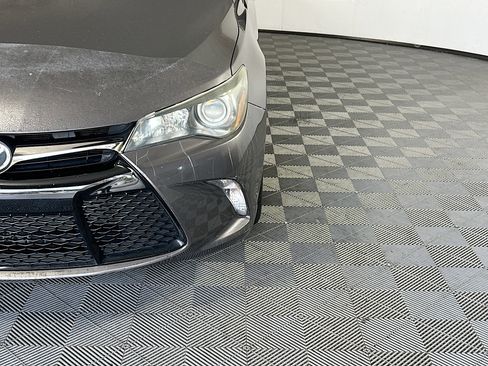Used 2016 Toyota Camry SE FWD image 9