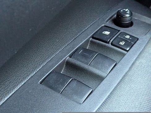 Certified 2023 Toyota Corolla LE image 21