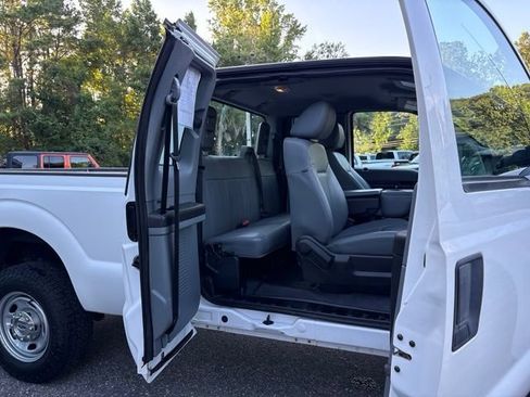 Used 2016 Ford F250 XL w/ Power Equipment Group AWD/4WD image 26