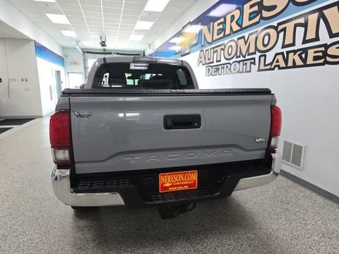 Used 2018 Toyota Tacoma TRD Off-Road AWD/4WD image 6