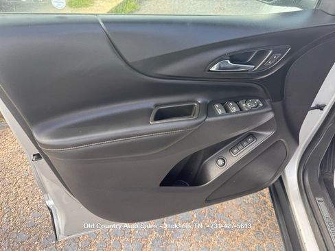 Used 2018 Chevrolet Equinox Premier FWD image 16