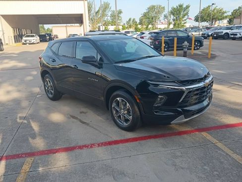Used 2025 Chevrolet Blazer LT FWD image 6