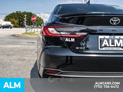 Used 2025 Toyota Camry SE image 17