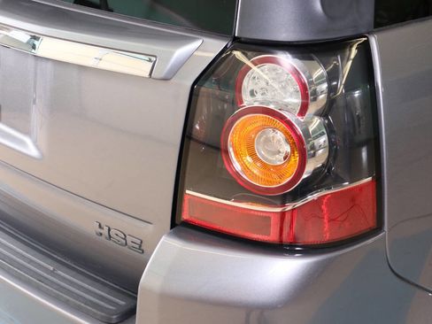 Used 2013 Land Rover LR2 HSE image 16