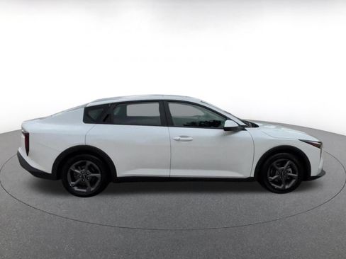 Used 2025 Kia K4 FWD image 16