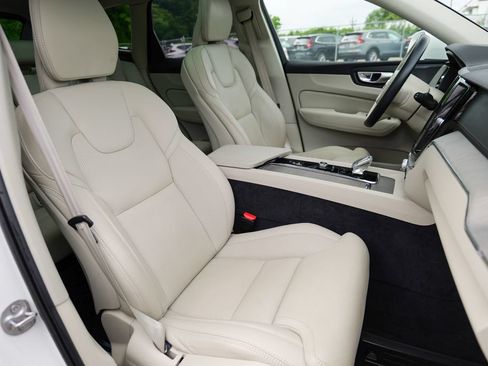 Used 2023 Volvo XC60 T8 Ultimate w/ Climate Package AWD/4WD image 38