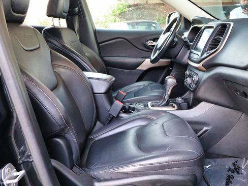 Used 2018 Jeep Cherokee Limited AWD/4WD image 21