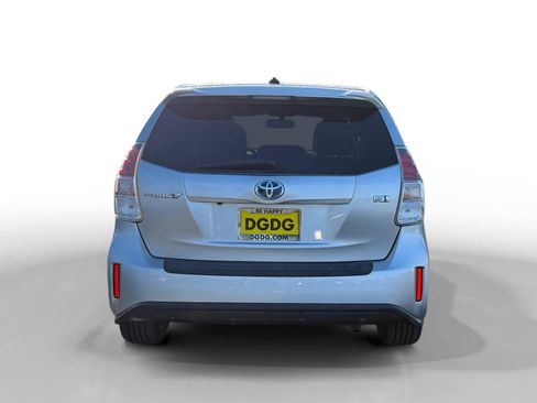 Used 2016 Toyota Prius V Five image 4