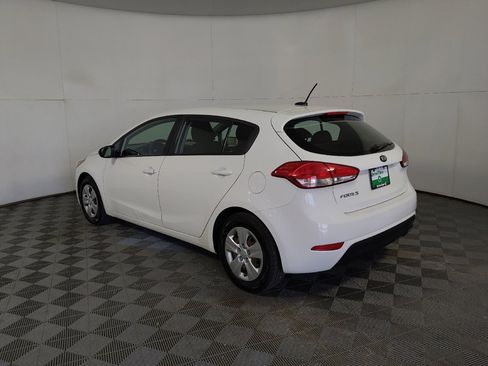 Used 2017 Kia Forte LX FWD image 5