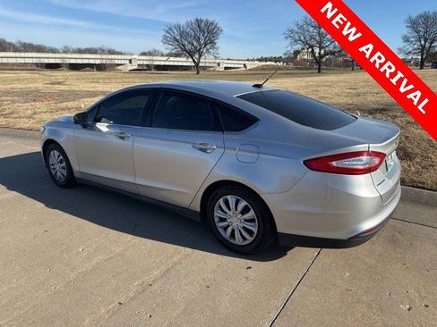 Used 2013 Ford Fusion S image 4