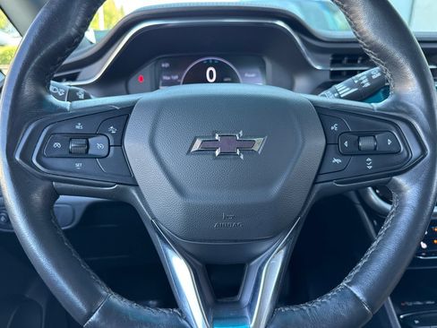 Used 2023 Chevrolet Bolt LT w/ Infotainment Package FWD image 33