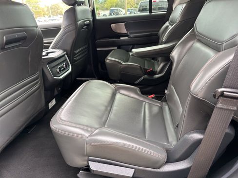 Certified 2025 Ford Expedition Active image 19