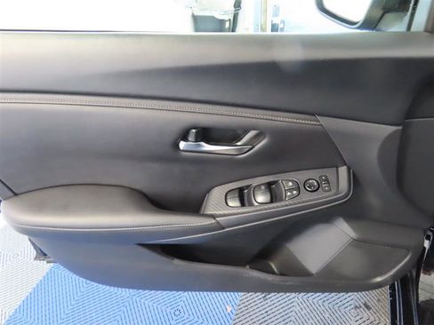 Used 2024 Nissan Sentra SV image 16