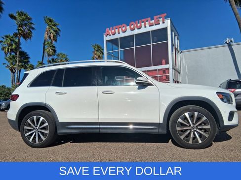Used 2023 Mercedes-Benz GLB 250 image 3