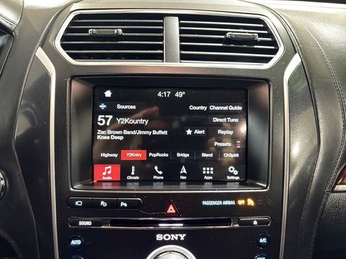 Used 2018 Ford Explorer Platinum image 16