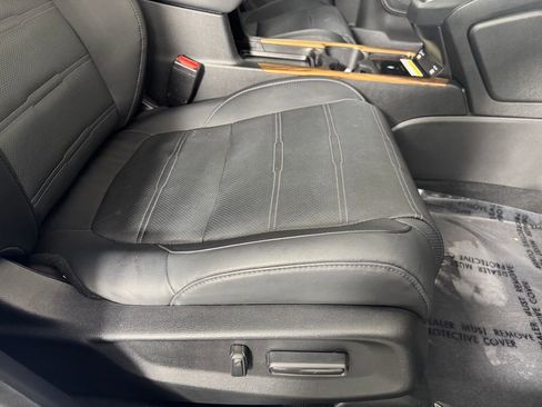 Used 2022 Honda CR-V Touring image 40