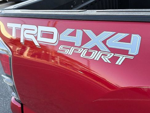 Used 2022 Toyota Tacoma TRD Sport w/ TRD Premium Sport Package AWD/4WD image 29