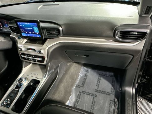 Used 2022 Ford Explorer XLT w/ Equipment Group 202A image 37
