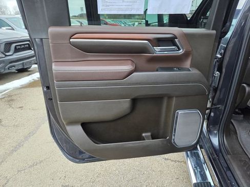 Used 2024 GMC Sierra 3500 Denali w/ Technology Package image 17