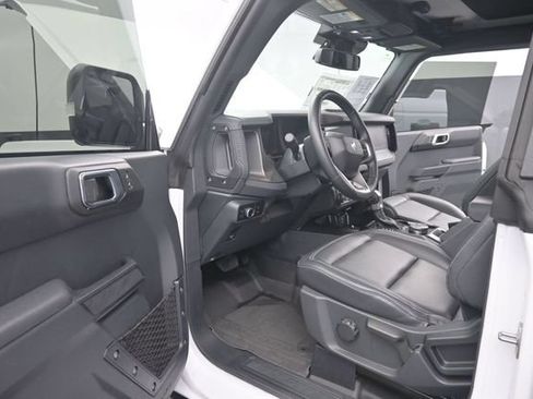 Used 2025 Ford Bronco Badlands AWD/4WD image 9