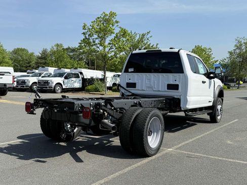 New 2025 Ford F550 4x4 SuperCab Super Duty image 2