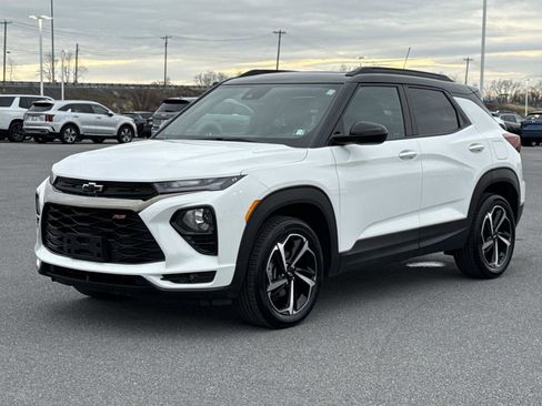 Used 2023 Chevrolet TrailBlazer RS w/ Sun and Liftgate Package image 27