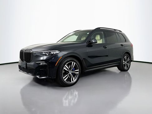 Used 2021 BMW X7 xDrive40i w/ M Sport Package AWD/4WD image 3