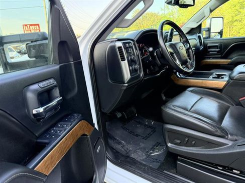 Used 2016 Chevrolet Silverado 3500 LTZ AWD/4WD image 22