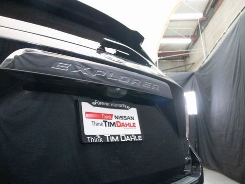 Used 2022 Ford Explorer Limited image 13