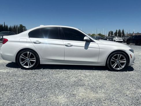 Used 2018 BMW 330i Sedan w/ Convenience Package RWD image 9