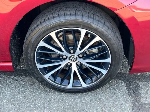Used 2018 Toyota Camry SE w/ Convenience Package FWD image 33