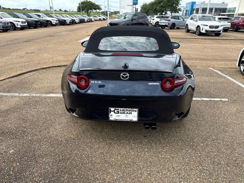 Used 2024 MAZDA MX-5 Miata Club RWD image 6