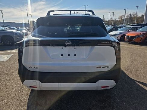 New 2026 Nissan Kicks SR w/ SR Premium Package image 6