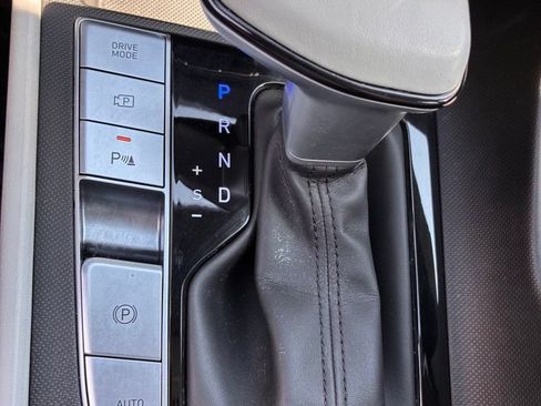 Used 2024 Hyundai Elantra Limited FWD image 36