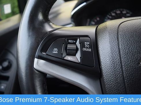 Used 2019 Chevrolet Trax LT w/ Sun & Sound Package AWD/4WD image 5